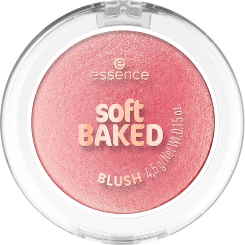 En rund rosa rougekompakt med genomskinlig lock, innehållande soft baked blush och märkt "essence soft BAKED BLUSH".