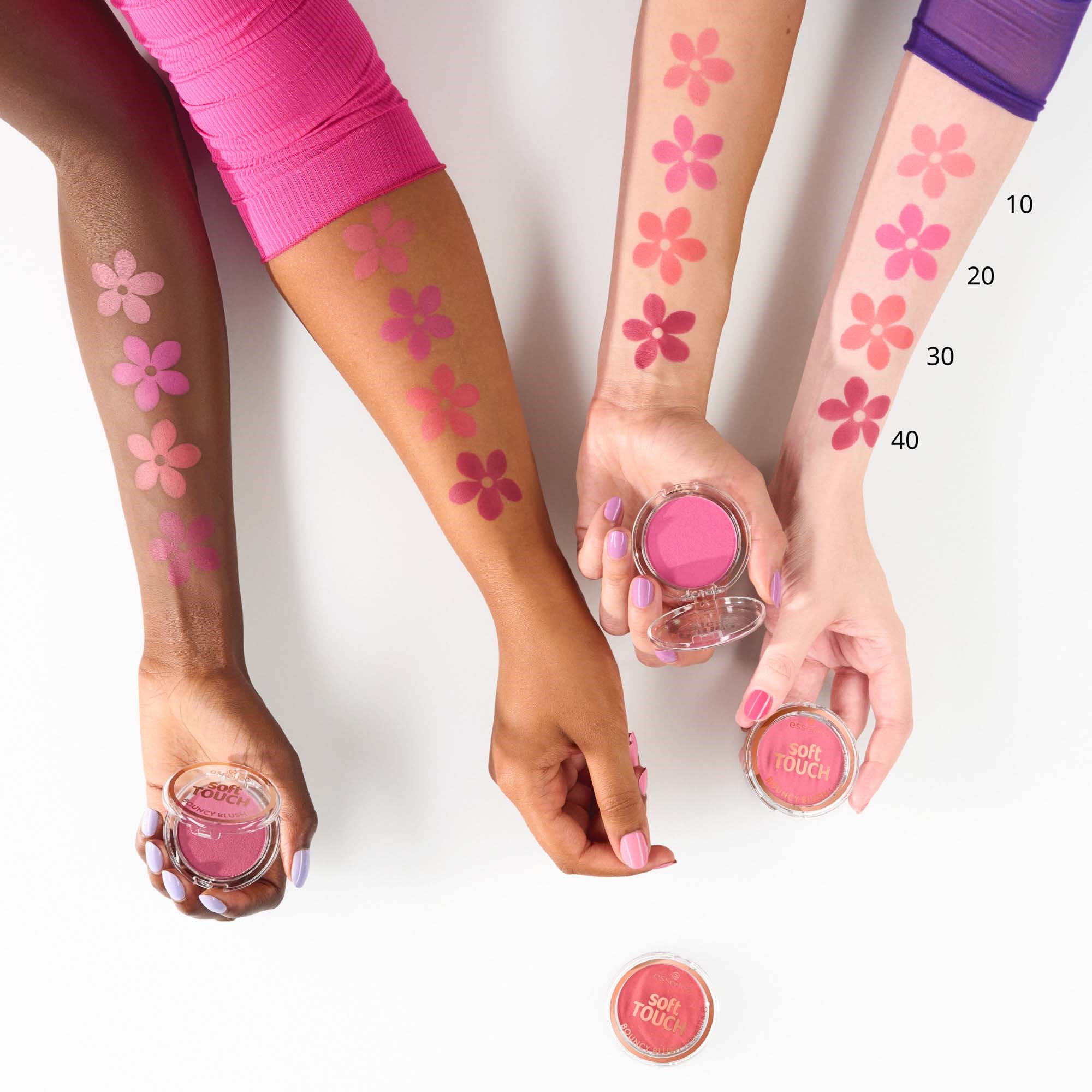 essence Soft Touch Bouncy Blush 30 exotic daisy (obrázok 3)