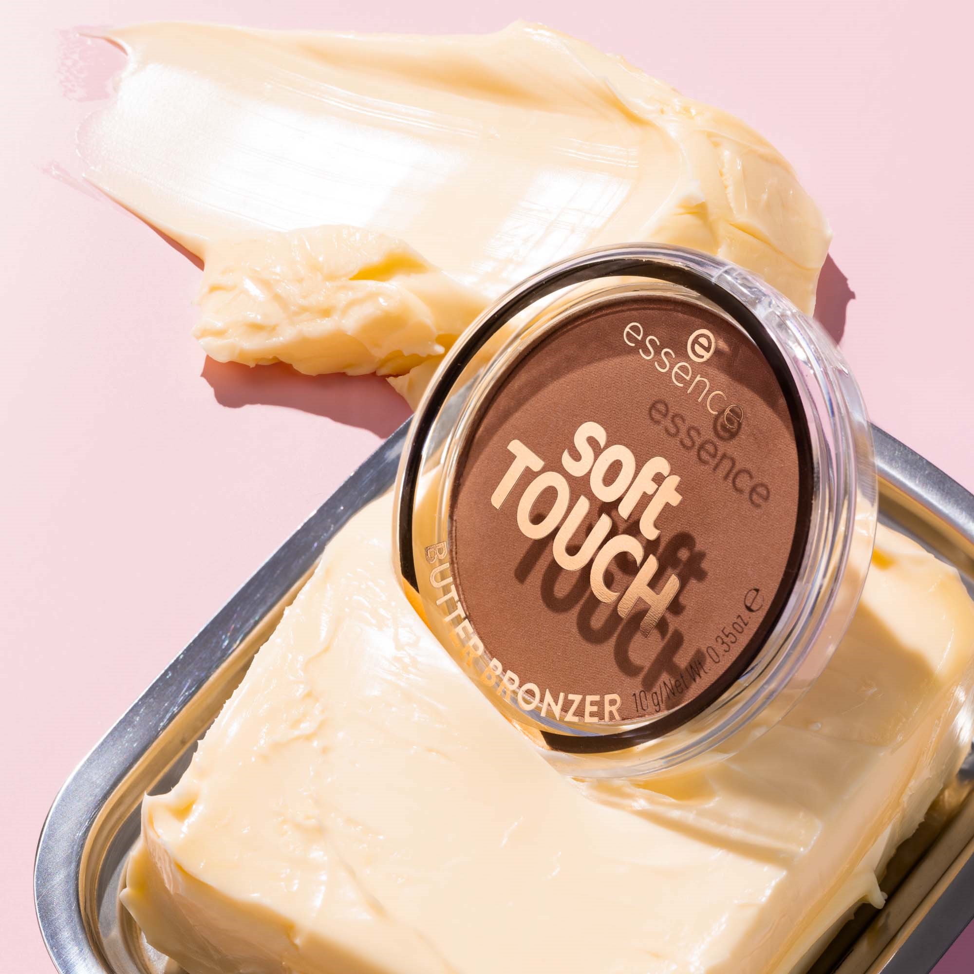essence Soft Touch Butter Bronzer 20 golden buttercream (obrázok 4)