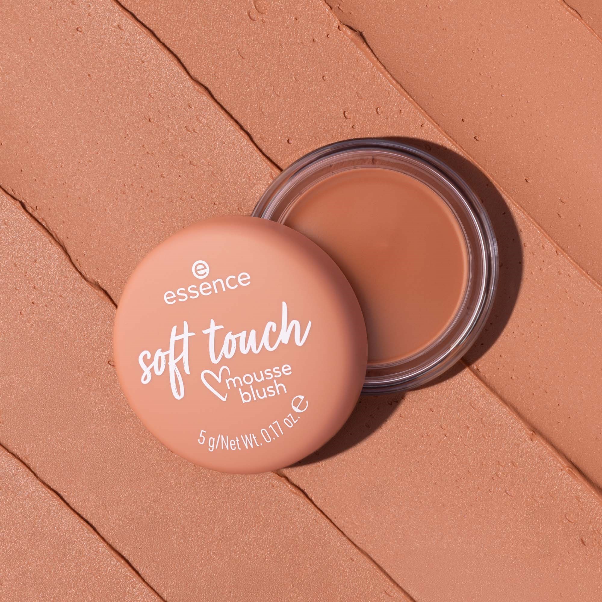 essence Soft Touch Mousse Blush 10 Cozy Clay (obrázok 5)