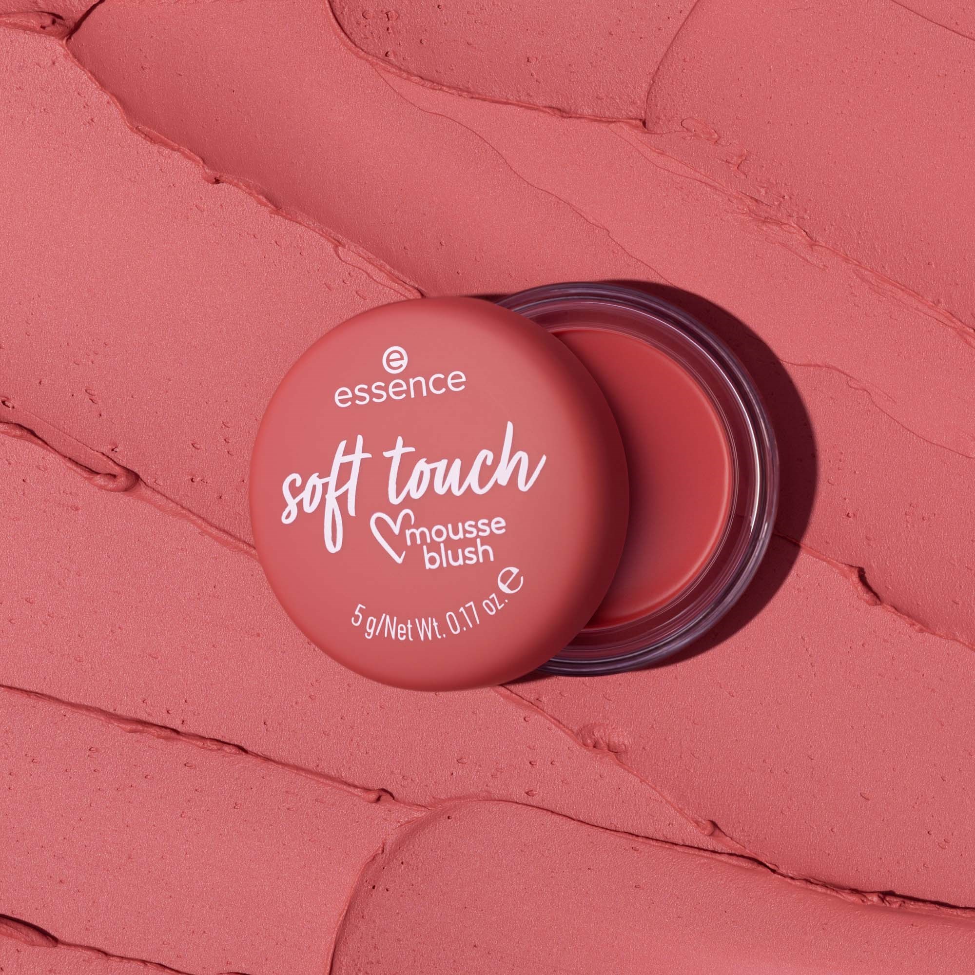 essence Soft Touch Mousse Blush 40 Blushing Berry (obrázok 5)