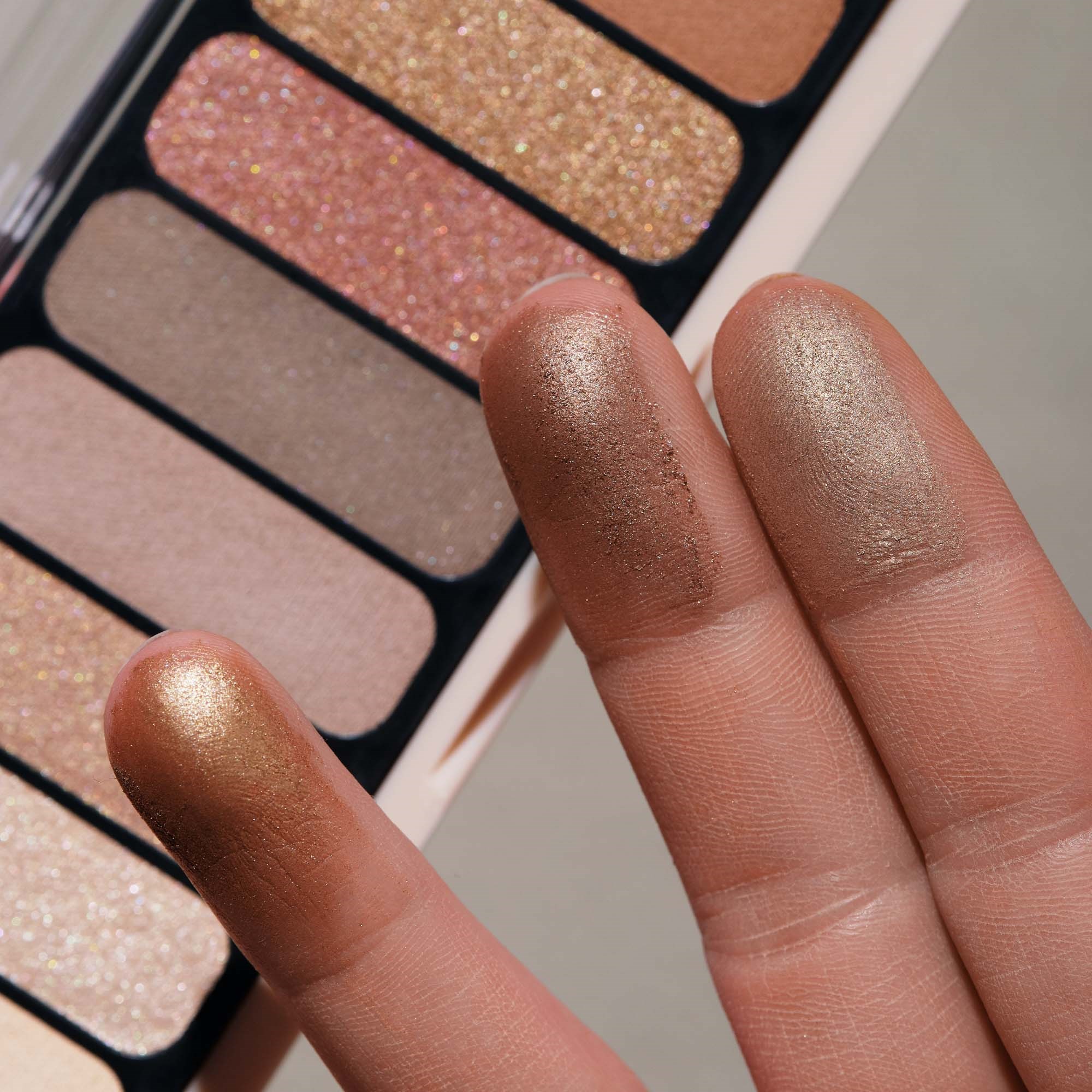 essence The Nude Edition Eyeshadow Palette (obrázok 6)