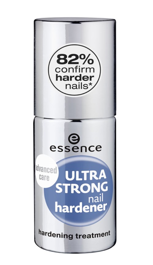 En silverflaska märkt 'Ultra Strong Nail Hardener' och '82% bekräftar hårdare naglar'.