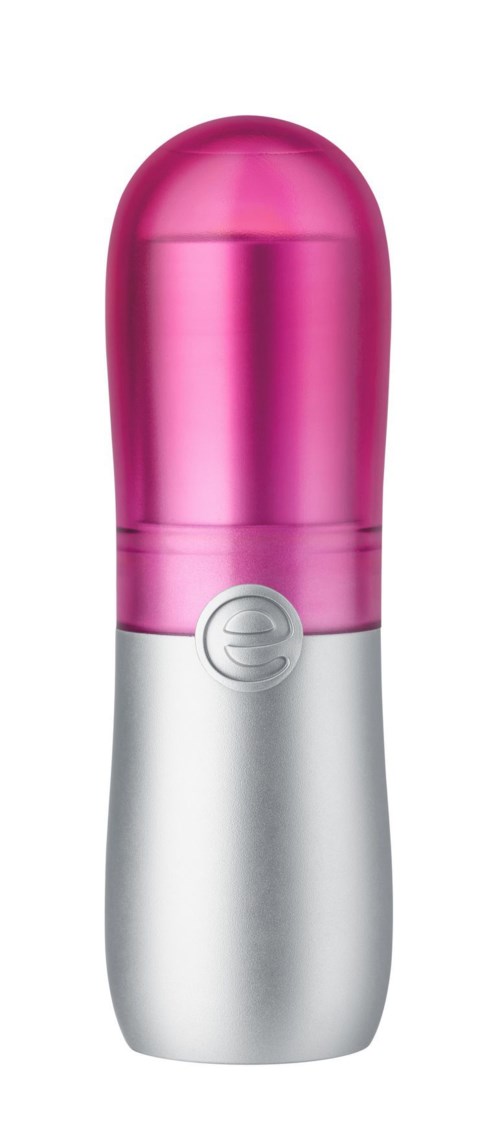 En liten, bärbar deodorantbehållare med lila lock och silverkropp.