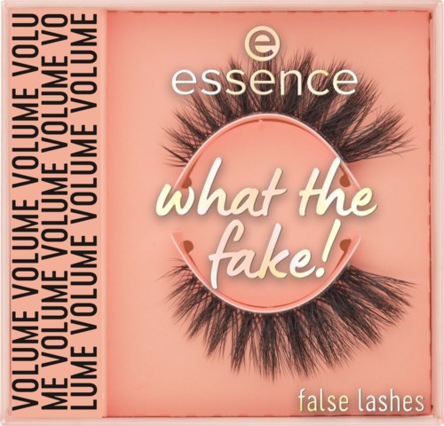 En rosa låda med ögonfransar och texten what the fake! på. Märket är essence, som marknadsför fakesögfransar.