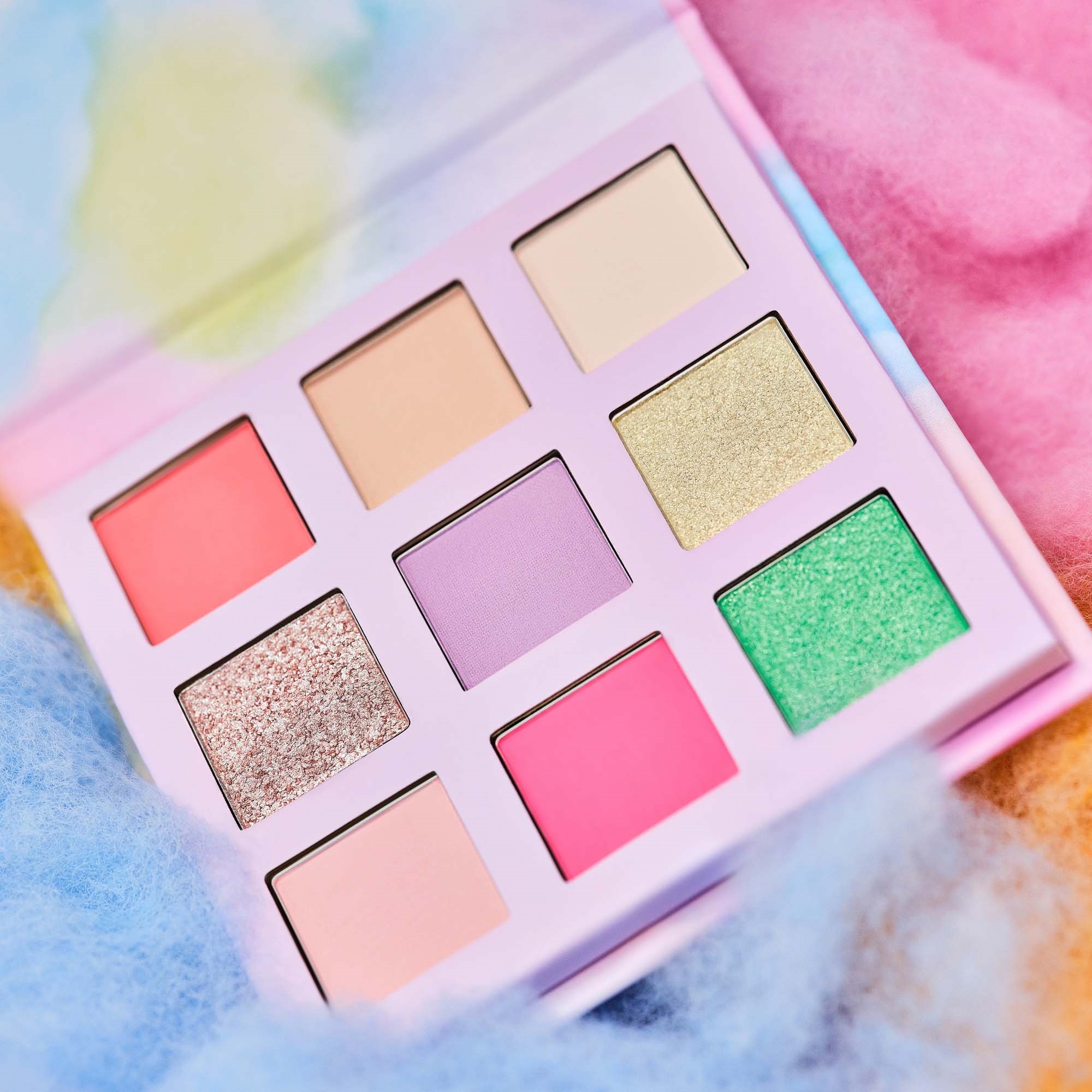 essence What The Fluff?! Eyeshadow Palette 01 Cotton Candy Skies (obrázok 3)