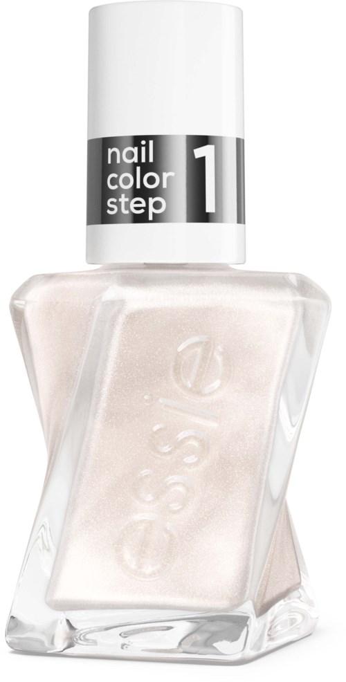 En klar nagellackflaska med vitt nagellack. Den har ett vitt lock med en svart och grå etikett som säger 'nail color step 1.'