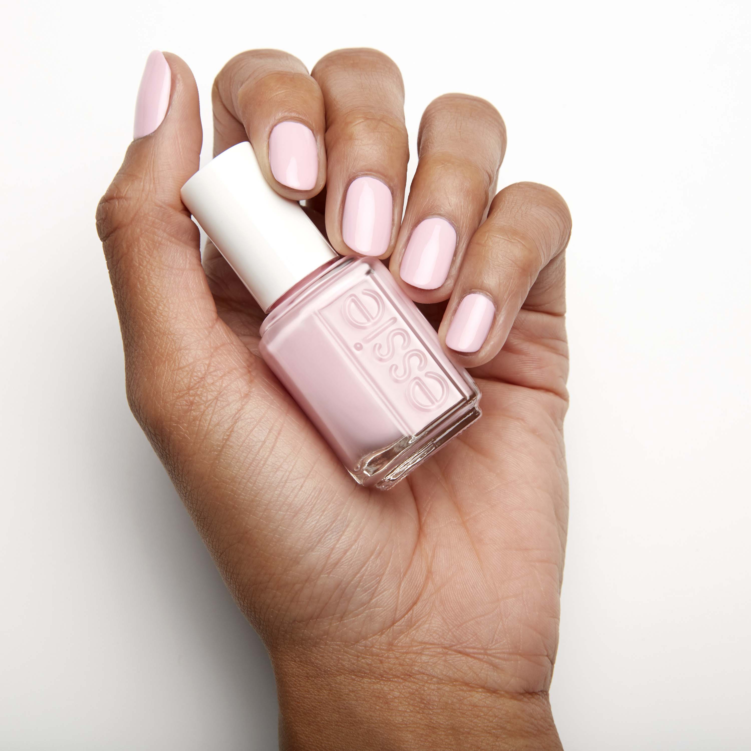 Essie Swoon Nail in Drift Away Lagoon Lacquer 822 Day Collection the