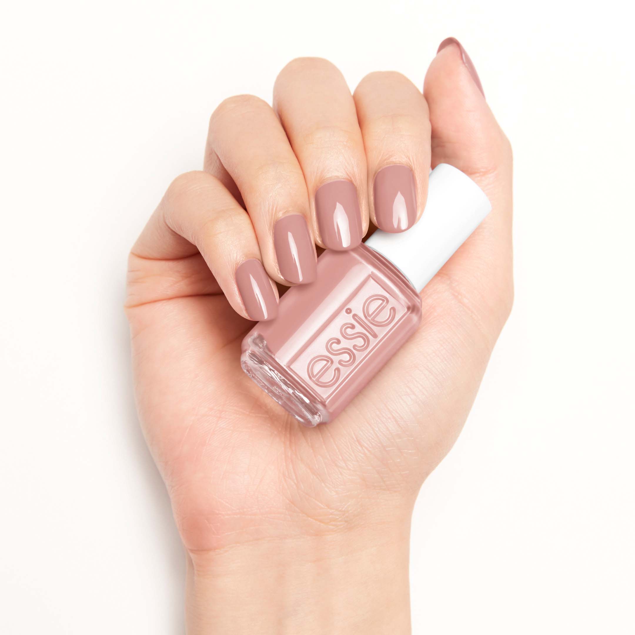 Essie not red-y for bed collection Nail Lacquer 749 The Snuggle Is Real | Nagellacke