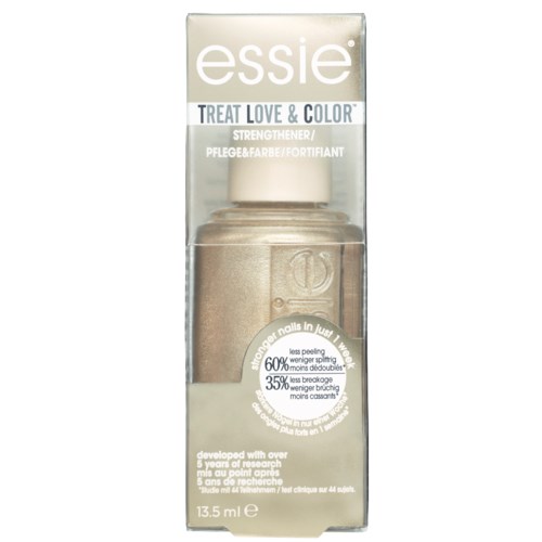 Butelka lakieru do paznokci z beżową zakrętką i perłowym, beżowym płynem. Opakowanie jest przezroczyste. Etykieta zawiera 'essie', 'Treat Love & Color' i podkreśla korzyści dla paznokci.