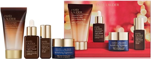 Een assortiment Estée Lauder huidverzorgingsproducten inclusief crèmes en serums op een roze achtergrond.
