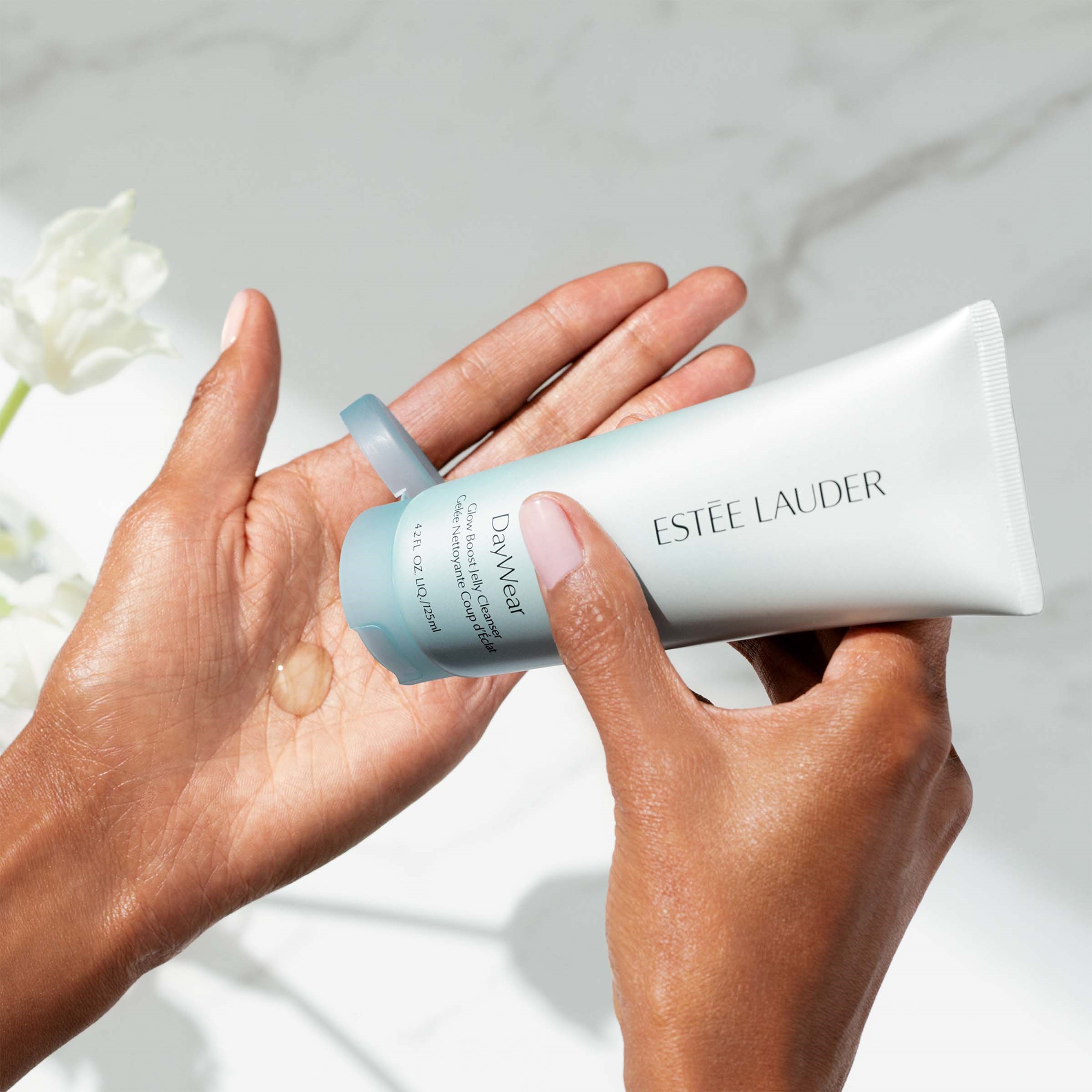 Estée Lauder DayWear Glow Boost Jelly Cleanser 50 ml (obrázok 7)