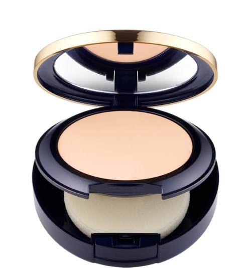 Ein kompakter Make-up-Deckel mit Spiegel, gefüllt mit Puderdose und Schwämmchen.