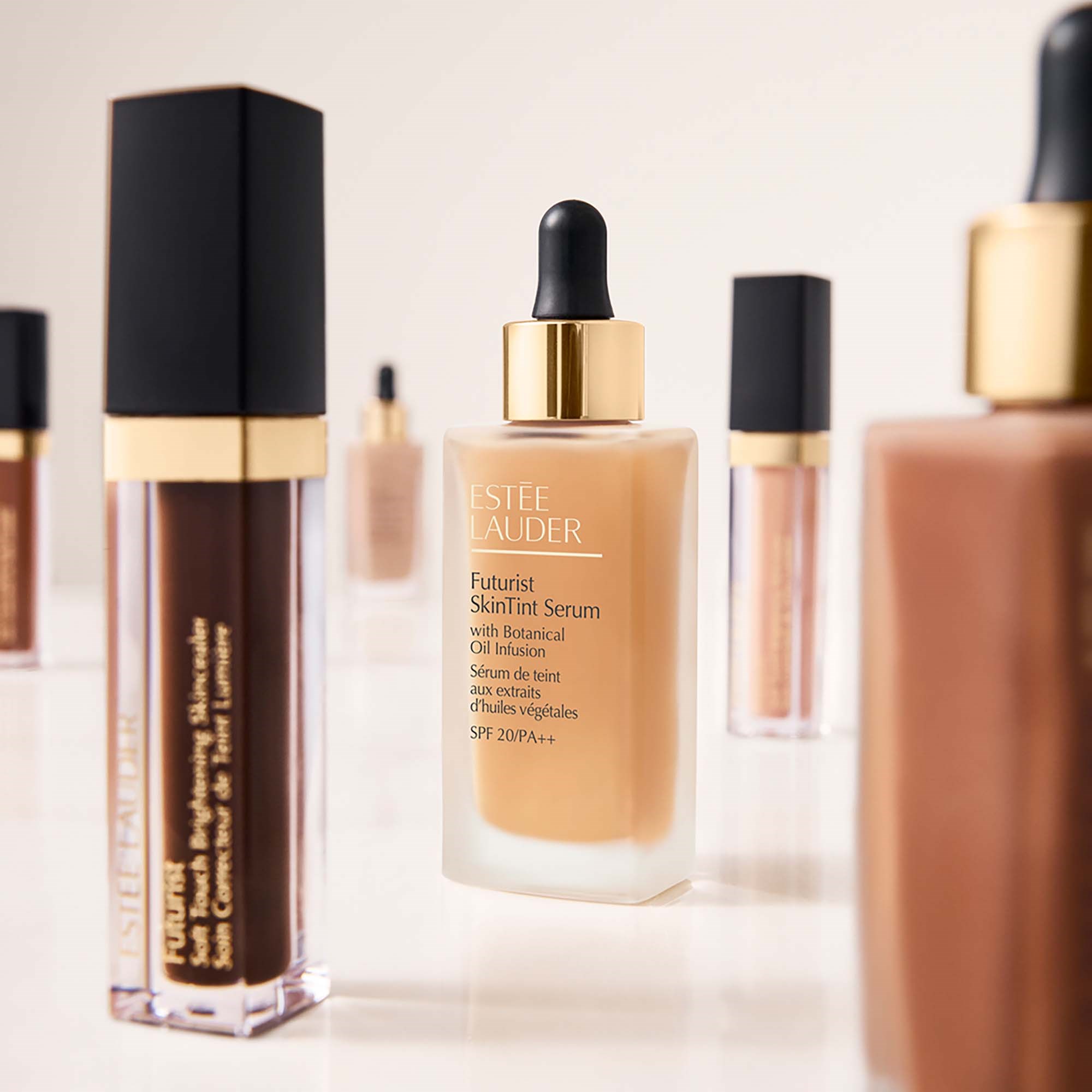 Estée Lauder Futurist Skin Tint Serum Foundation SPF20 4N2 Spiced Sand (obrázok 5)