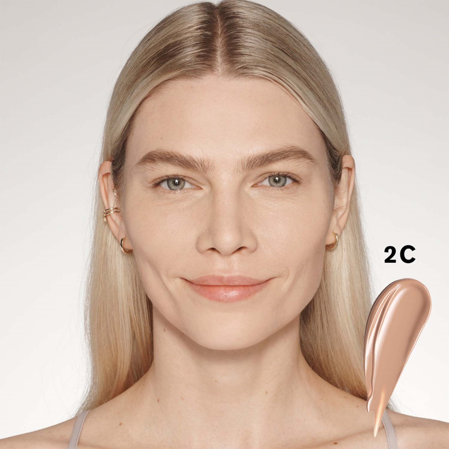 Alternativ bild 1 för Estée Lauder Futurist Soft Touch Brightening Skincealer 2C Light Mediu