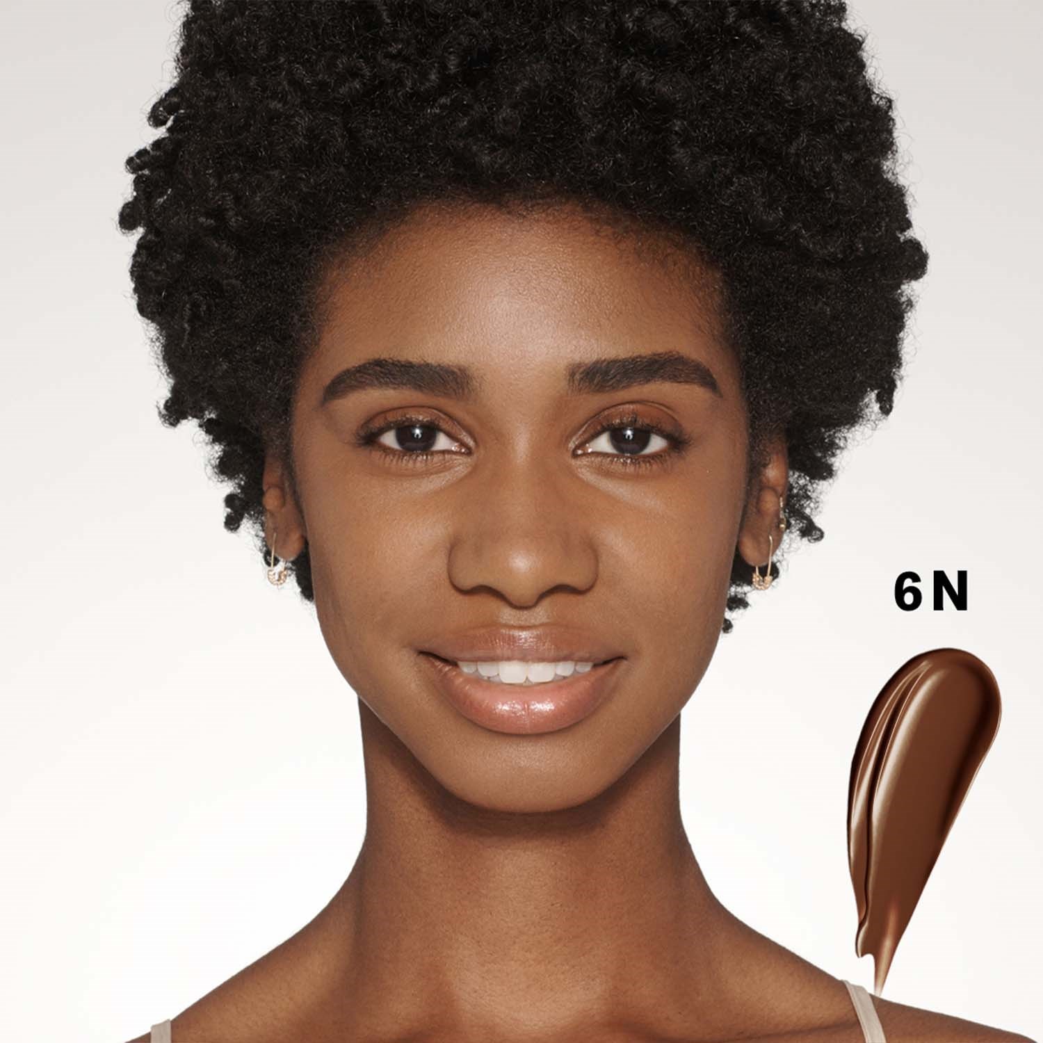 Alternativ bild 1 för Estée Lauder Futurist Soft Touch Brightening Skincealer 6N Extra Deep