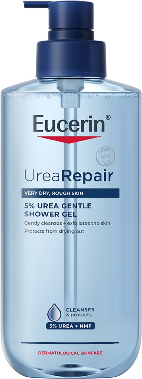 En klar plastflaske med Eucerin Urea Repair badgel med blå pumpe, etiketten viser produktdetaljer og fordele.