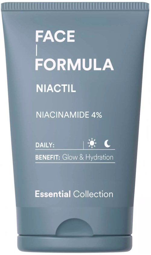 En grå ansiktskrämstub med etiketten Face Formula med ingredienserna niacitin och niacinamide. Ger glöd och återfuktning.
