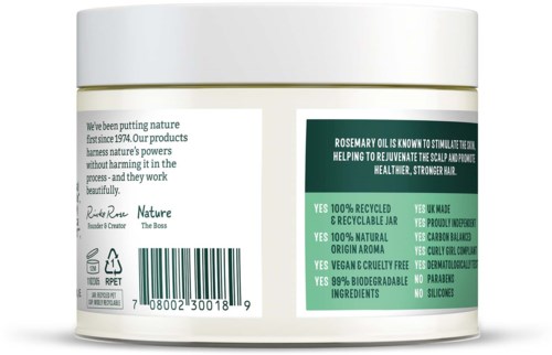 Ett burk med gröna och vita etiketter som främjar naturliga, återvunna, veganska och cruelty-free ingredienser, med streckkod.