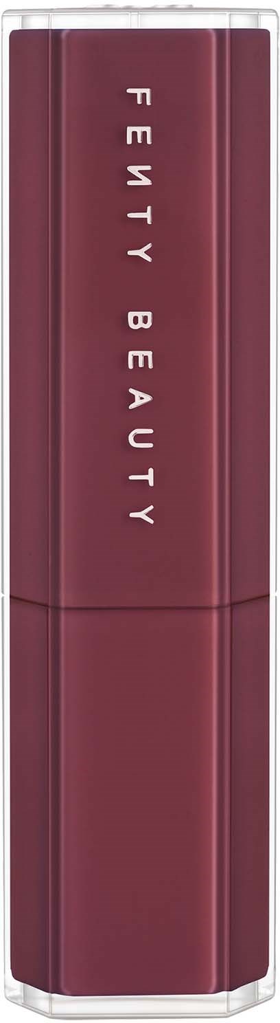 Ett läppstift i mörkrött med texten "Fenty Beauty" skrivet vertikalt.