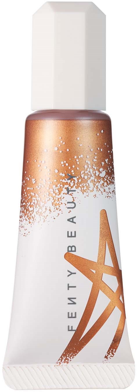 Eine Tube mit Hautpflegeprodukt, weißer Verschluss, goldfarbenes und weißes Design, und die Worte "BEAUTY BUFF".