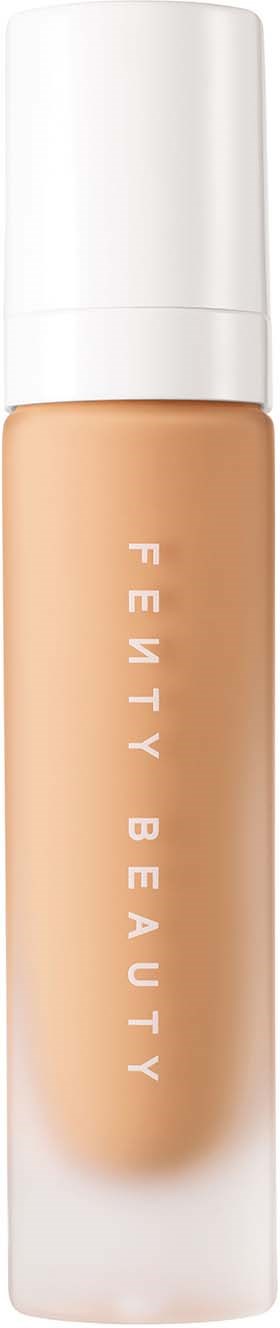 Pojemka podkładu Fenty Beauty z białą nakrętką i beżowym płynem w środku.