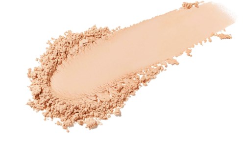 Ljus beige lös puder utspridd med en platt kant ovanför. Kanske make-up eller kosmetikapuder. Vit bakgrund.