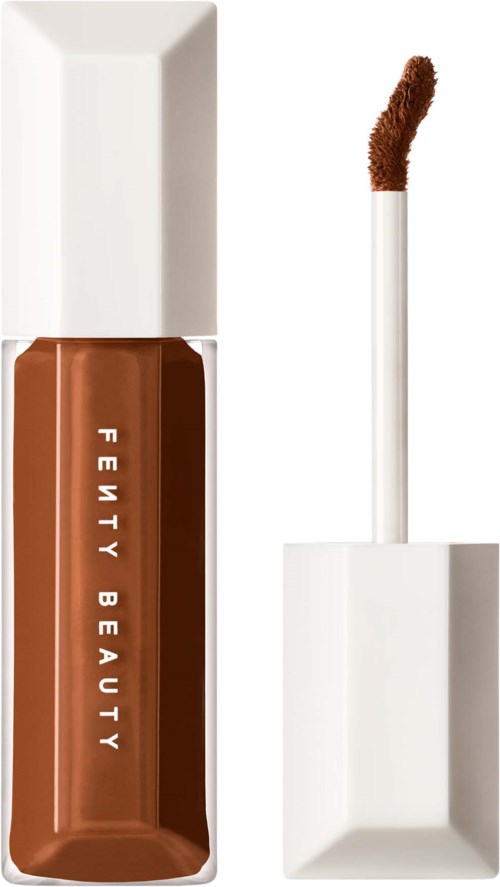 Läppglanstub med brunt färg och vit kork och applikator. Etiketten säger "Fenty Beauty."