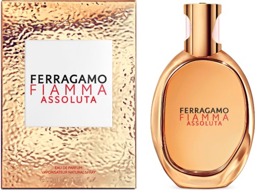 Ein Parfümflasche und eine Verpackung für Ferragamo Fiamma Assoluta in Gold- und Pinkfarben.