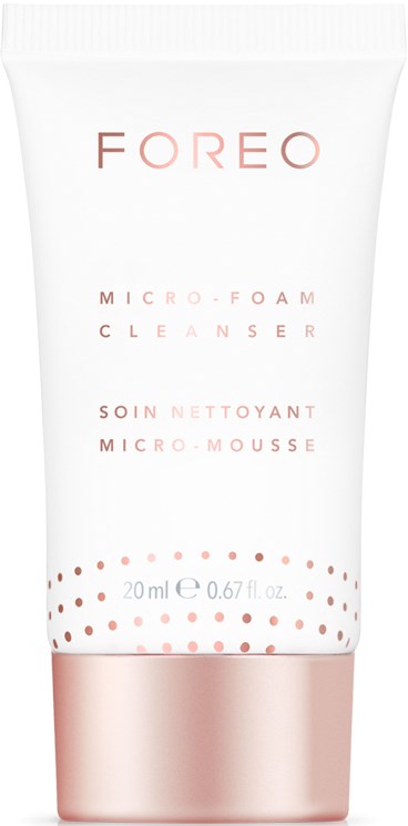 En vit tub med FOREO Micro-Foam Cleanser med rosa prickar och rosa lock, innehåller 20 ml.