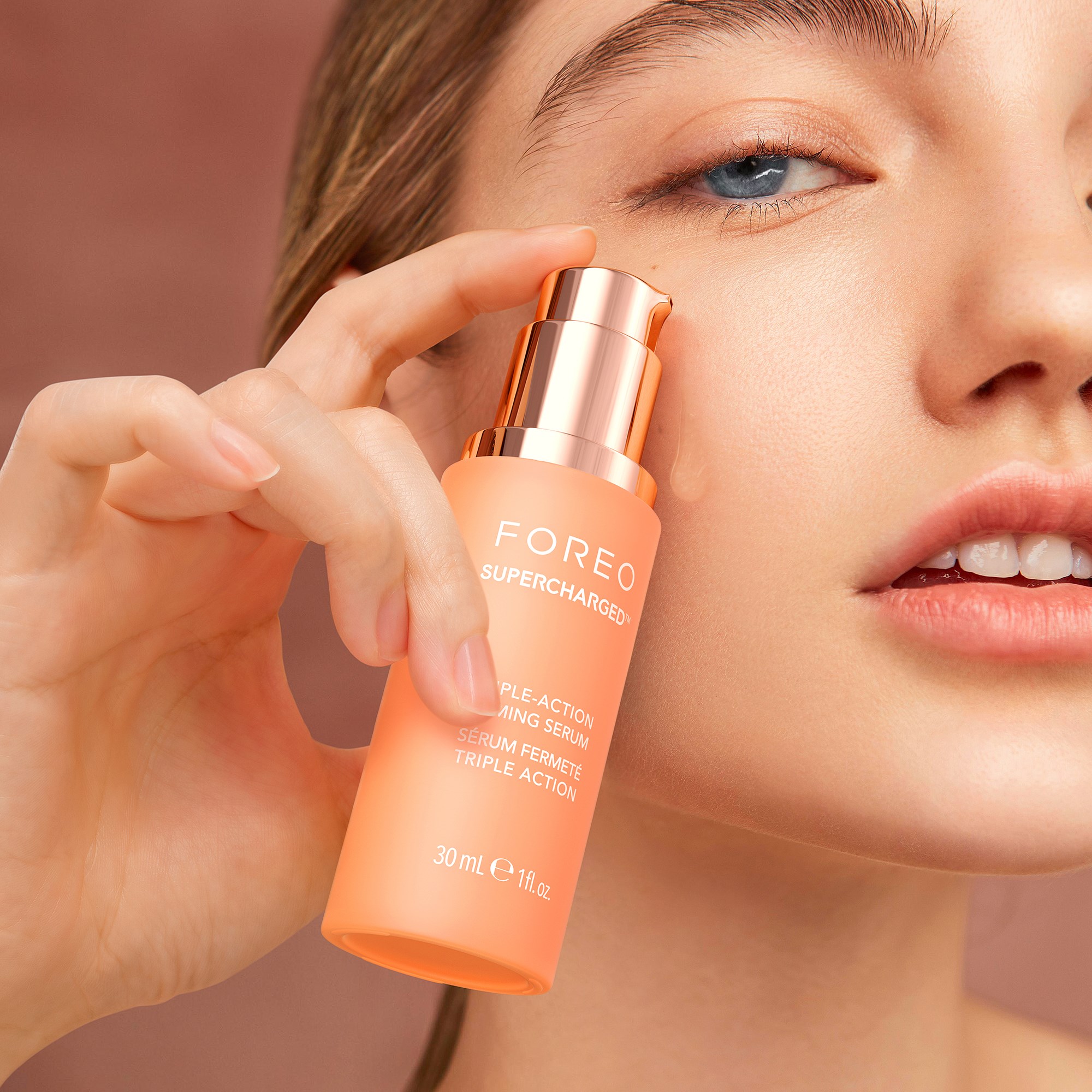 FOREO SUPERCHARGED™ Triple-Action Firming Serum 30 ml (obrázok 5)