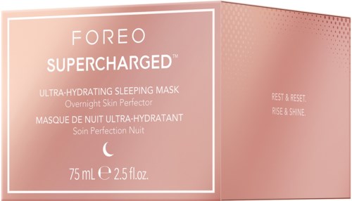 Rosa låda med hudvårdsprodukt som heter 'FOREO SUPERCHARGED' för sovmask, visar storlek och fördelar.