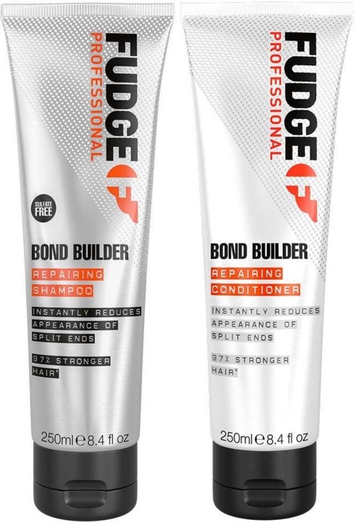 Zwei Tuben von Fudge Professional Bond Builder Haarprodukten. Sie sollen Spliss reduzieren.