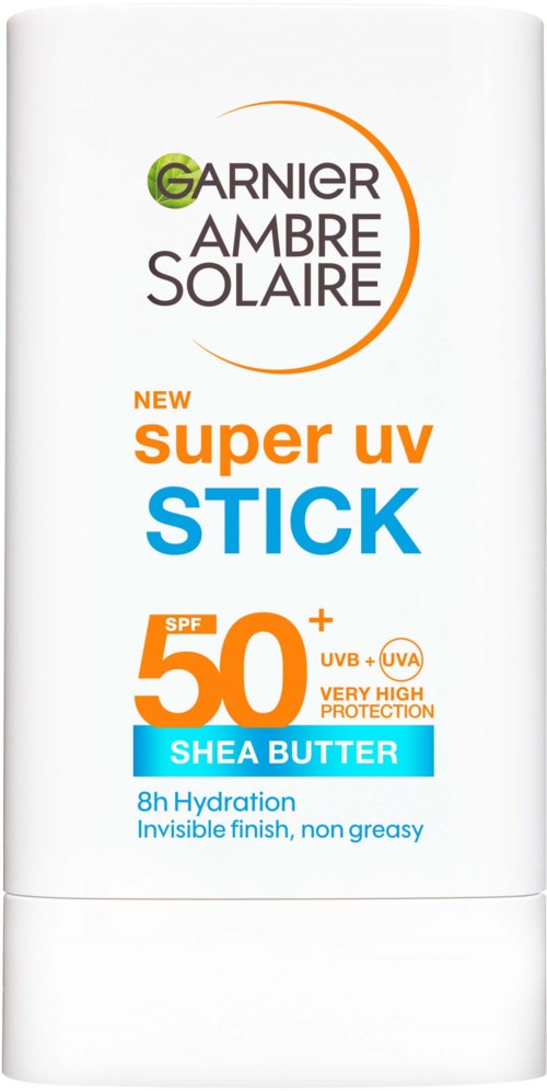 En vit solkrämstift med orange, blå och svart text som ger SPF 50+ skydd med shea smör.