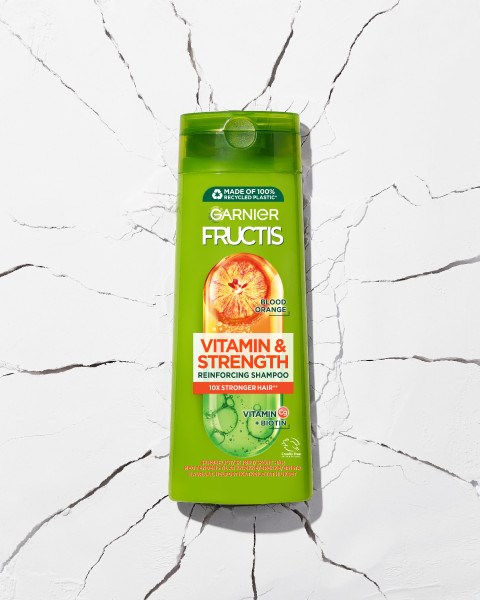 Garnier Fructis Vitamin & Strength Reinforcing Shampoo   250 ml