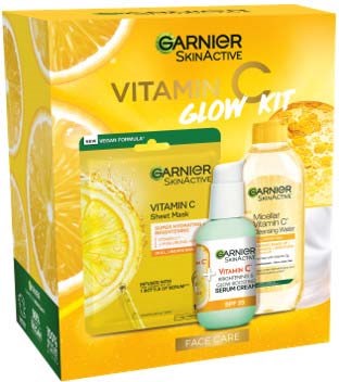 Garnier hudvårdsset med C-vitaminprodukter i klara gula förpackningar och gröna detaljer.