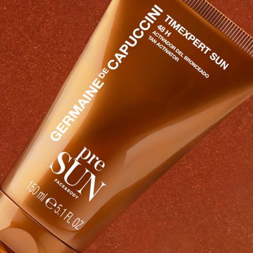 En beige tube med ansiktssolkreme som har SPF 48 og aktive ingredienser.