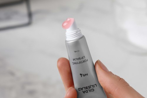 Бальзам для губ Gilda Liljeblad Fortifying Lip Balm питательный, для сухих губ, 10 мл — фото 5