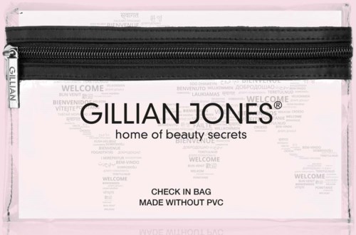 En genomskinlig väska med svart dragkedja och text. Väskan står för ett skönhetsmärke som heter GILLIAN JONES.