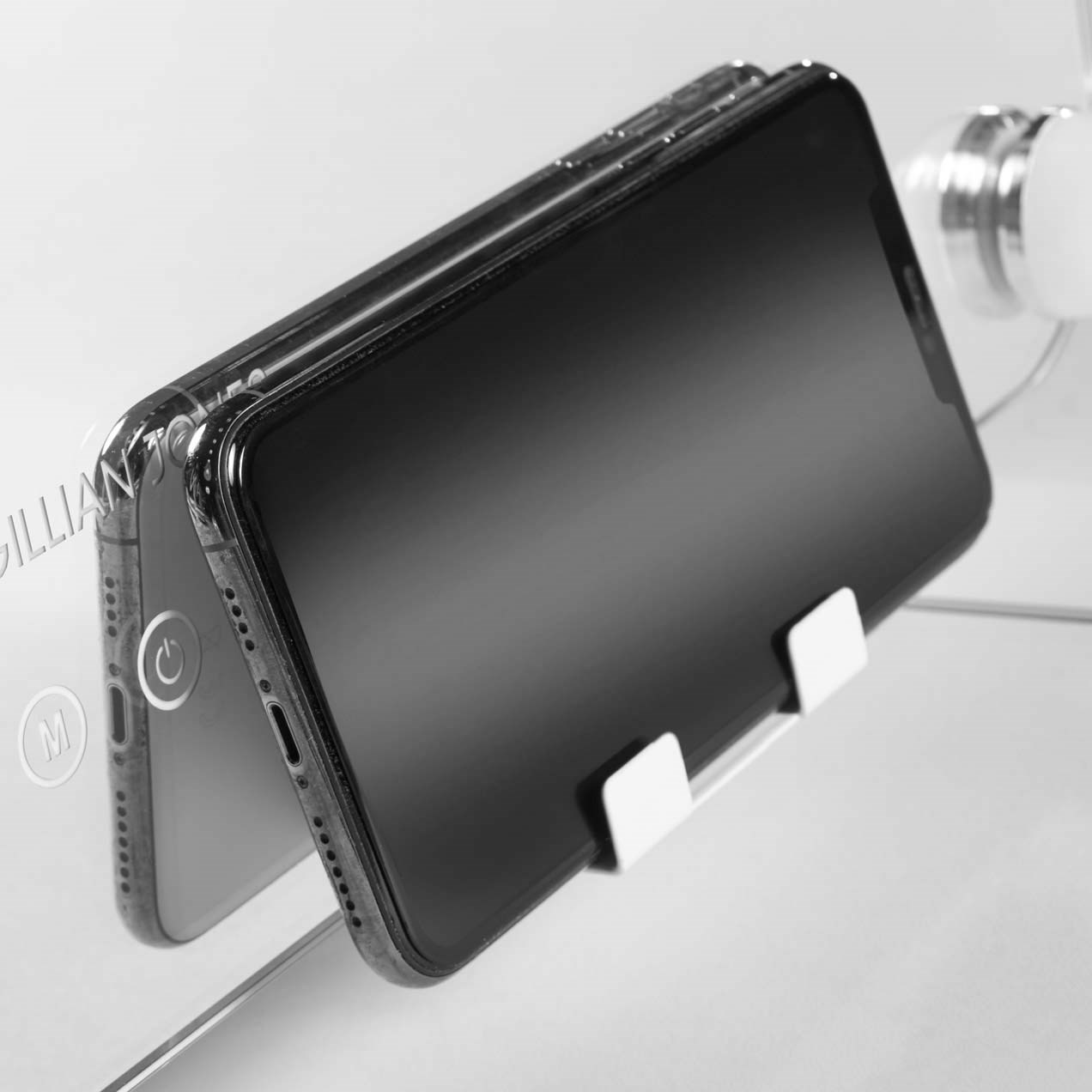 Gillian Jones Makeup Artist Mirror With 12 LED Bulbs And Smartphone Ho (obrázok 5)