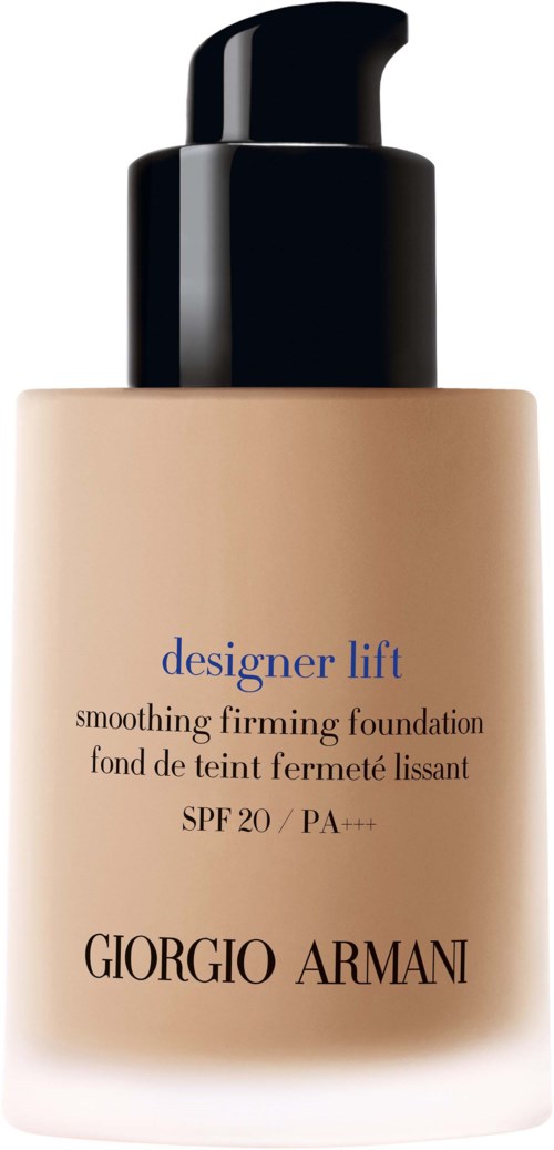 En beige foundationflaska med svart pump och blå, svart och vit text från Giorgio Armani.