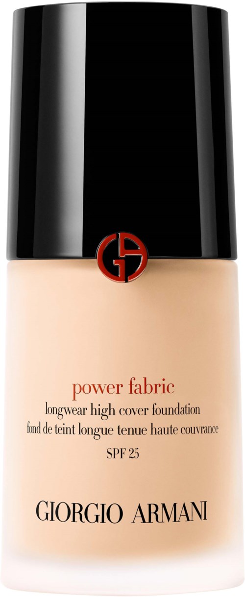 Giorgio Armani Power Fabric -fondotiiviste korkeassa pullossa, jossa on musta kansi ja logo. Pullo on beige, jossa on punainen ja musta teksti.
