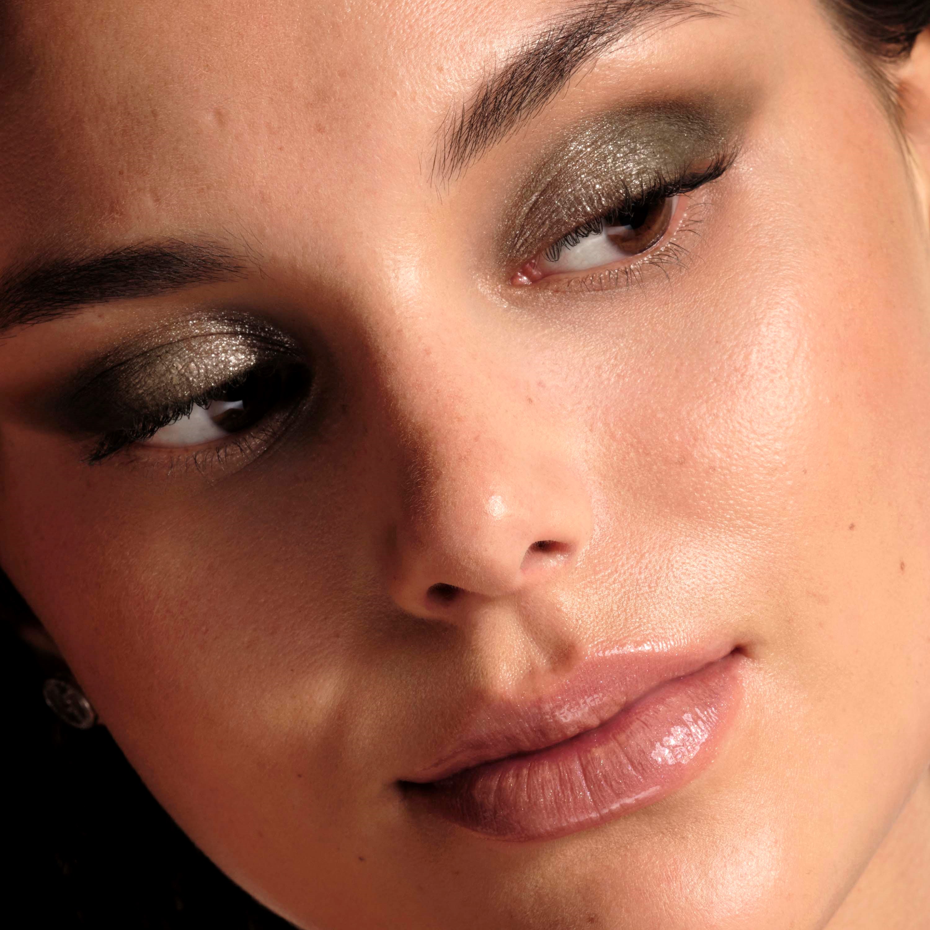 Giorgio Armani Eye Tint 90M Olive (obrázok 5)