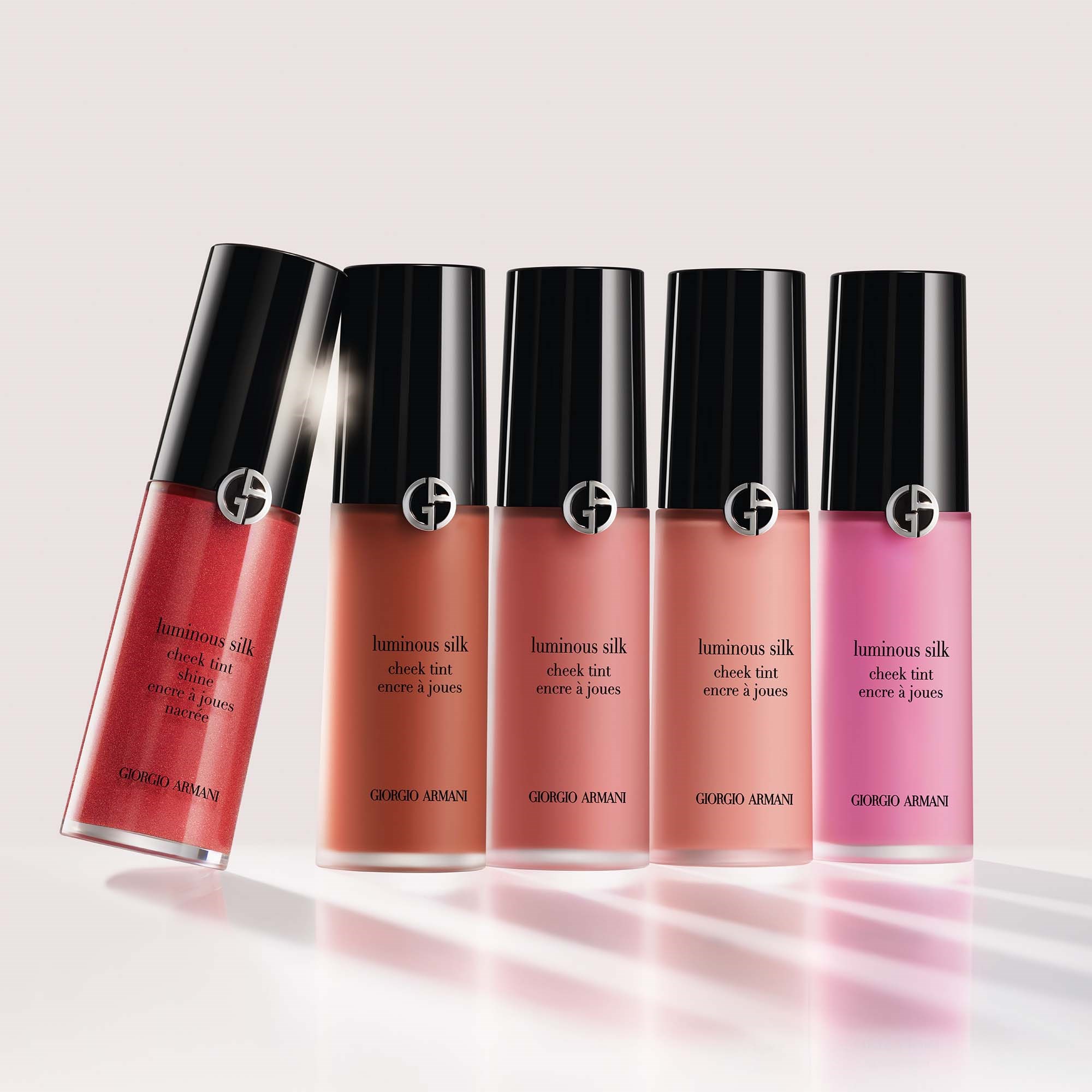 Giorgio Armani Luminous Silk Cheek Tint 43S Sprakling Red Berry (obrázok 6)
