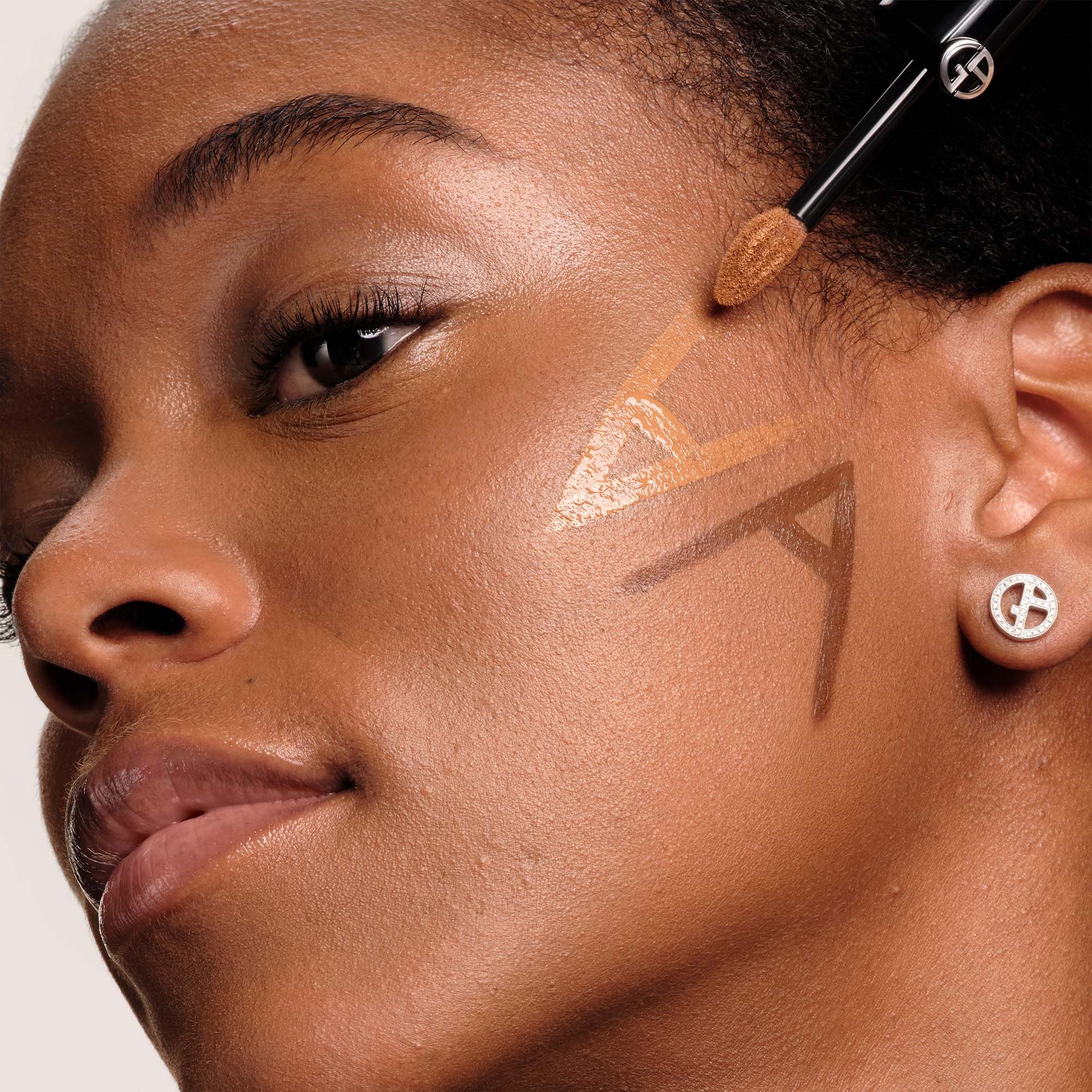 Giorgio Armani Luminous Silk Concealer 11 (obrázok 3)