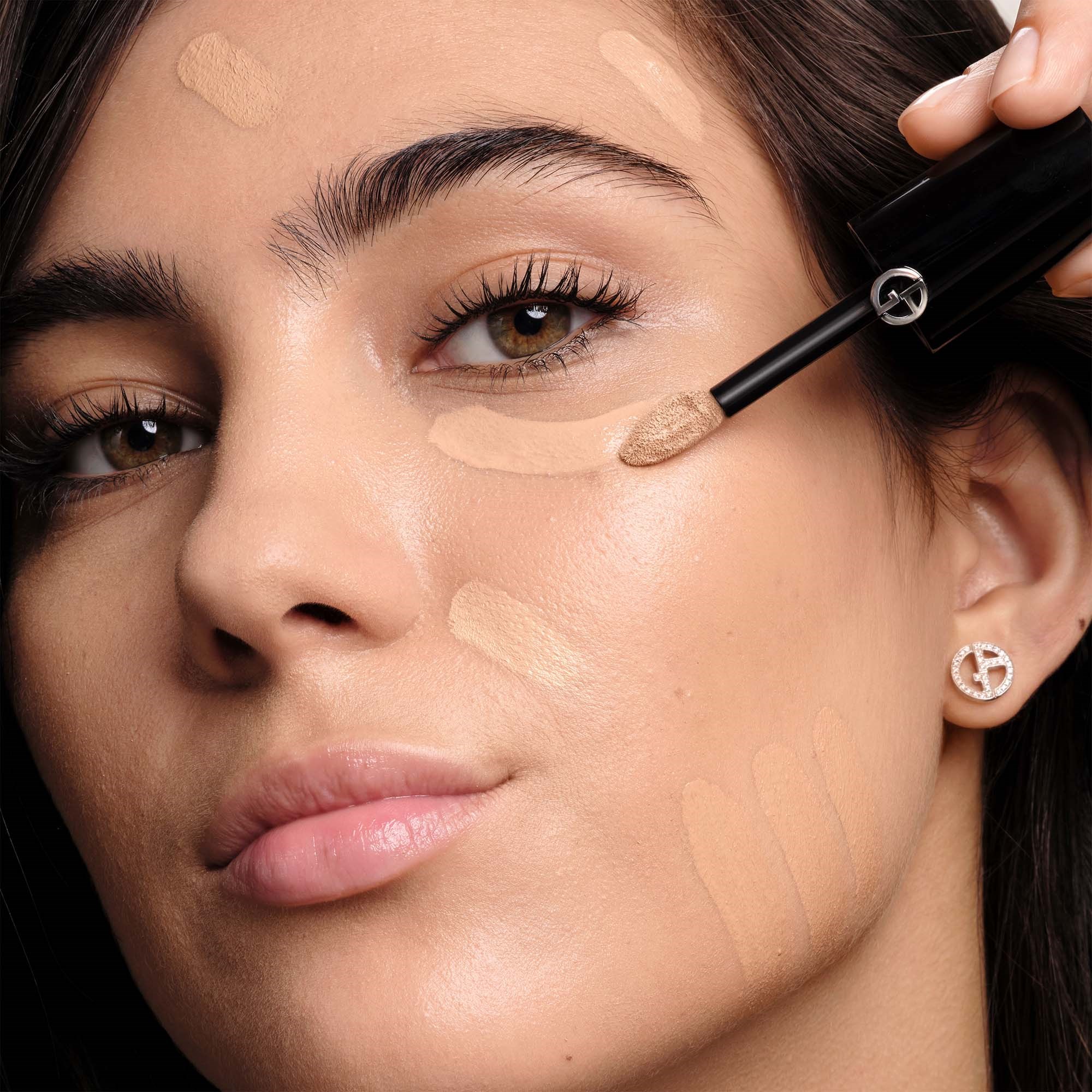 Giorgio Armani Luminous Silk Concealer 3.9 (obrázok 7)