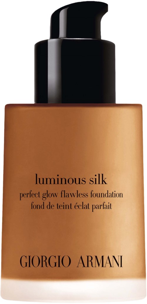 En flaske af Giorgio Armani Luminous Silk foundation med pumpe, beige farve og sort låg.