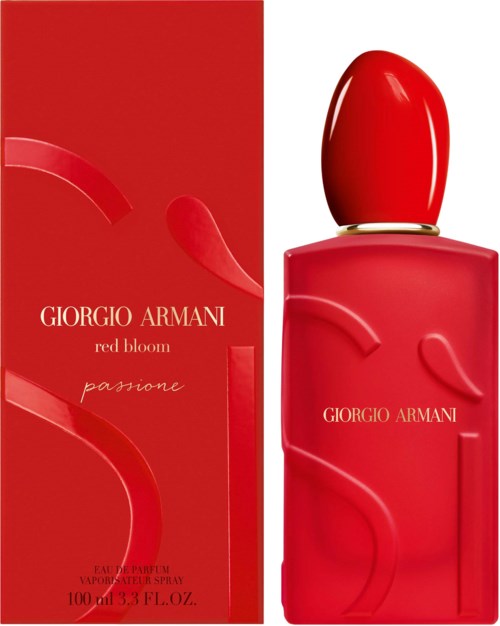 Eine rote Parfümflasche und Schachtel mit der Marke Giorgio Armani und dem Duftnamen Red Bloom Passione.