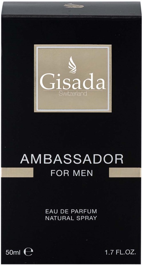 En sort æske med guld- og hvid tekst, angiver en parfume til mænd kaldet Gisada Ambassador.