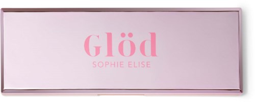 Een rechthoekige roze doos met het woord Glöd in grote roze letters en Sophie Elise daaronder in kleinere roze letters.